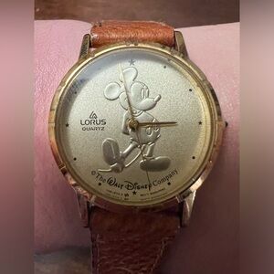 Vintage Lorus Quartz Walt Disney Mickey Mouse Watch